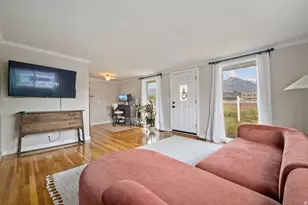 10368 S Crocus St, Sandy, UT 84094 - Photo 6