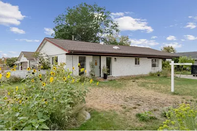 10368 S Crocus St, Sandy, UT 84094 - Photo 2