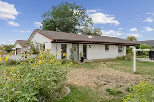 10368 S Crocus St, Sandy, UT 84094 - Photo 2