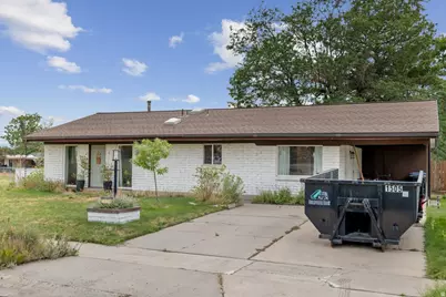 10368 S Crocus St, Sandy, UT 84094 - Photo 4