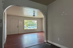 562 N 1000 W, Salt Lake City, UT 84116 - Photo 10