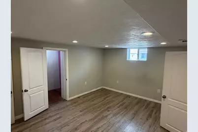 562 N 1000 W, Salt Lake City, UT 84116 - Photo 20