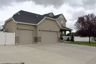 9446 S Michal Robert Ln W, West Jordan, UT 84081 - Photo 2
