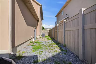 7065 N Cherokee St, Eagle Mountain, UT 84005 - Photo 30