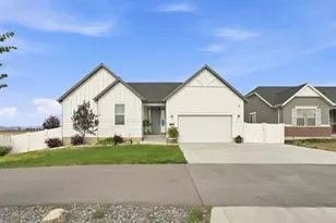 6017 N Sheps Rd, Eagle Mountain, UT 84005 - Photo 2