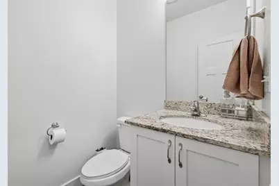 828 N Glen Eagles Ct W, Tooele, UT 84074 - Photo 10