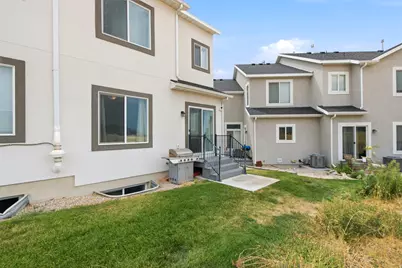 828 N Glen Eagles Ct W, Tooele, UT 84074 - Photo 28
