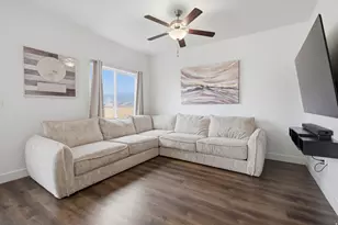 828 N Glen Eagles Ct W, Tooele, UT 84074 - Photo 4