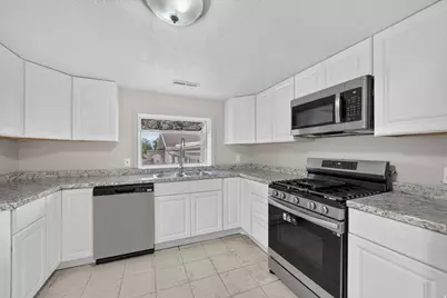 241 N 7th St E, Tooele, UT 84074 - Photo 48