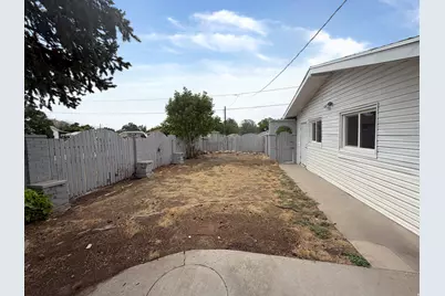 241 N 7th St E, Tooele, UT 84074 - Photo 36