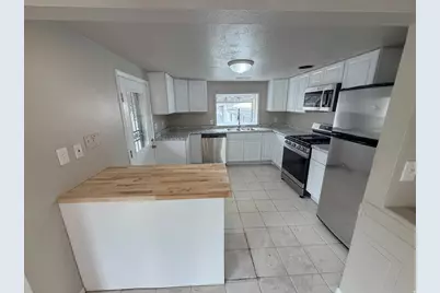 241 N 7th St E, Tooele, UT 84074 - Photo 8