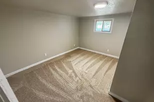 241 N 7th St E, Tooele, UT 84074 - Photo 28