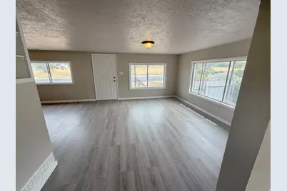 241 N 7th St E, Tooele, UT 84074 - Photo 16