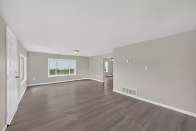 241 N 7th St E, Tooele, UT 84074 - Photo 42