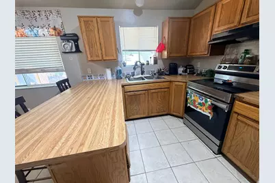 2466 N 1050 W, Layton, UT 84041 - Photo 6