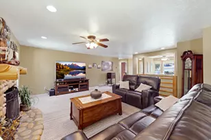 479 E Evesham Dr, Murray, UT 84107 - Photo 18