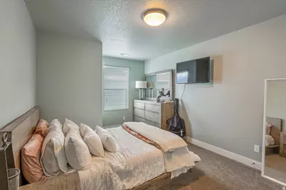 2052 W Phillips St, Kaysville, UT 84037 - Photo 24