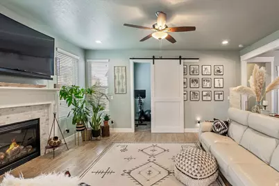 2052 W Phillips St, Kaysville, UT 84037 - Photo 12