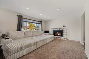 1102 E Sleepy Hollow Ln S, Sandy, UT 84094 - Photo 2