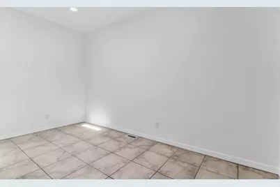 44 W 200 N #5, Bountiful, UT 84010 - Photo 28