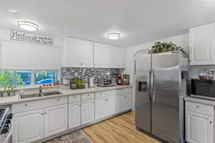 1602 Indian Summer Dr, Salt Lake City, UT 84116 - Photo 6
