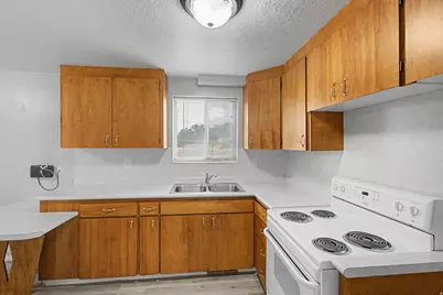 626 S 400 E #A-B, Payson, UT 84651 - Photo 8