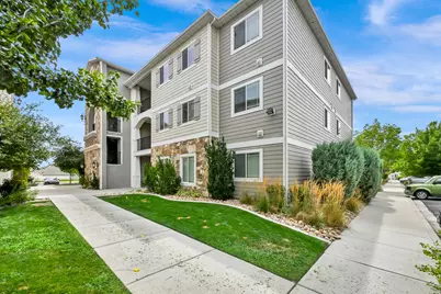 1849 N Crest Rd E, Saratoga Springs, UT 84045 - Photo 2