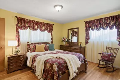 920 N 325 W, Bountiful, UT 84010 - Photo 8