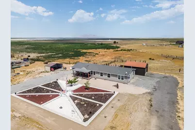 1318 Old Lincoln Hwy, Grantsville, UT 84029 - Photo 2