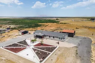 1318 Old Lincoln Hwy, Grantsville, UT 84029 - Photo 2