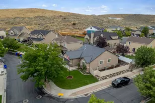 7555 N Pinecone Rd, Eagle Mountain, UT 84005 - Photo 34