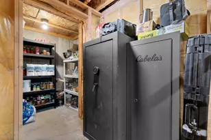 7555 N Pinecone Rd, Eagle Mountain, UT 84005 - Photo 28