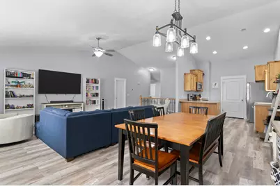 7555 N Pinecone Rd, Eagle Mountain, UT 84005 - Photo 14