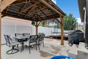 7555 N Pinecone Rd, Eagle Mountain, UT 84005 - Photo 30