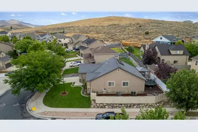 7555 N Pinecone Rd, Eagle Mountain, UT 84005 - Photo 36