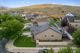 7555 N Pinecone Rd, Eagle Mountain, UT 84005 - Photo 36