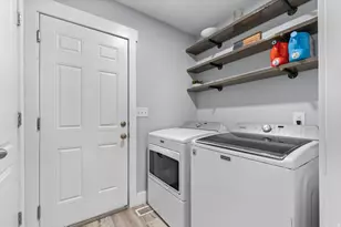 7555 N Pinecone Rd, Eagle Mountain, UT 84005 - Photo 22