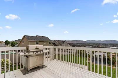 614 W Regent Garden Ln, Bluffdale, UT 84065 - Photo 10