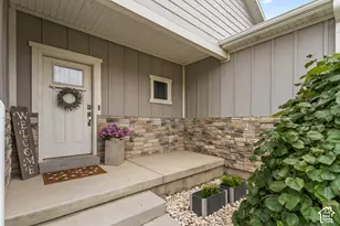 614 W Regent Garden Ln, Bluffdale, UT 84065 - Photo 4