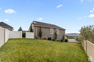 614 W Regent Garden Ln, Bluffdale, UT 84065 - Photo 38