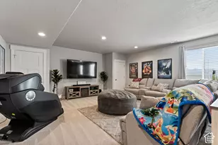 614 W Regent Garden Ln, Bluffdale, UT 84065 - Photo 32