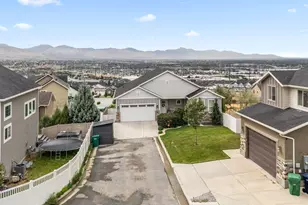614 W Regent Garden Ln, Bluffdale, UT 84065 - Photo 42