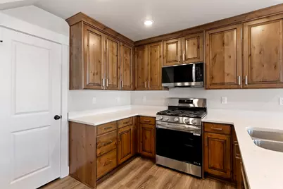 3102 N 1675 E #108, Layton, UT 84040 - Photo 6