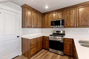 3102 N 1675 E, Layton, UT 84040 - Photo 6