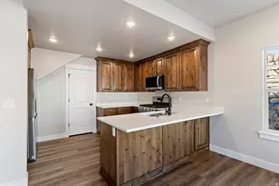 3102 N 1675 E, Layton, UT 84040 - Photo 8