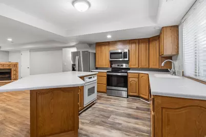 4883 W Skye Dr, South Jordan, UT 84009 - Photo 32