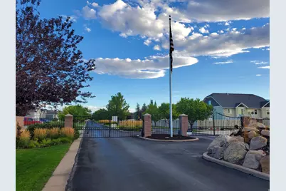 585 E Coach Ln, Grantsville, UT 84029 - Photo 4