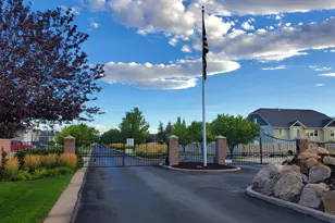 585 E Coach Ln, Grantsville, UT 84029 - Photo 4