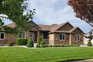 585 E Coach Ln, Grantsville, UT 84029 - Photo 6