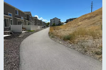 16056 S Bodmin Way W, Bluffdale, UT 84065 - Photo 4